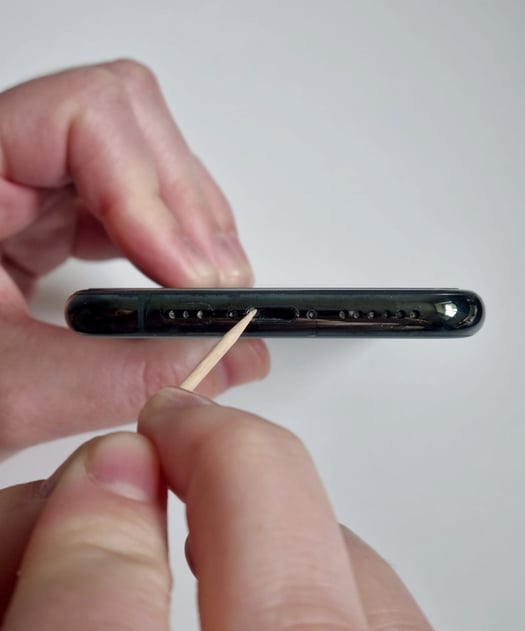 How to Clean the Charging Port on Your iPhone or Android AVG